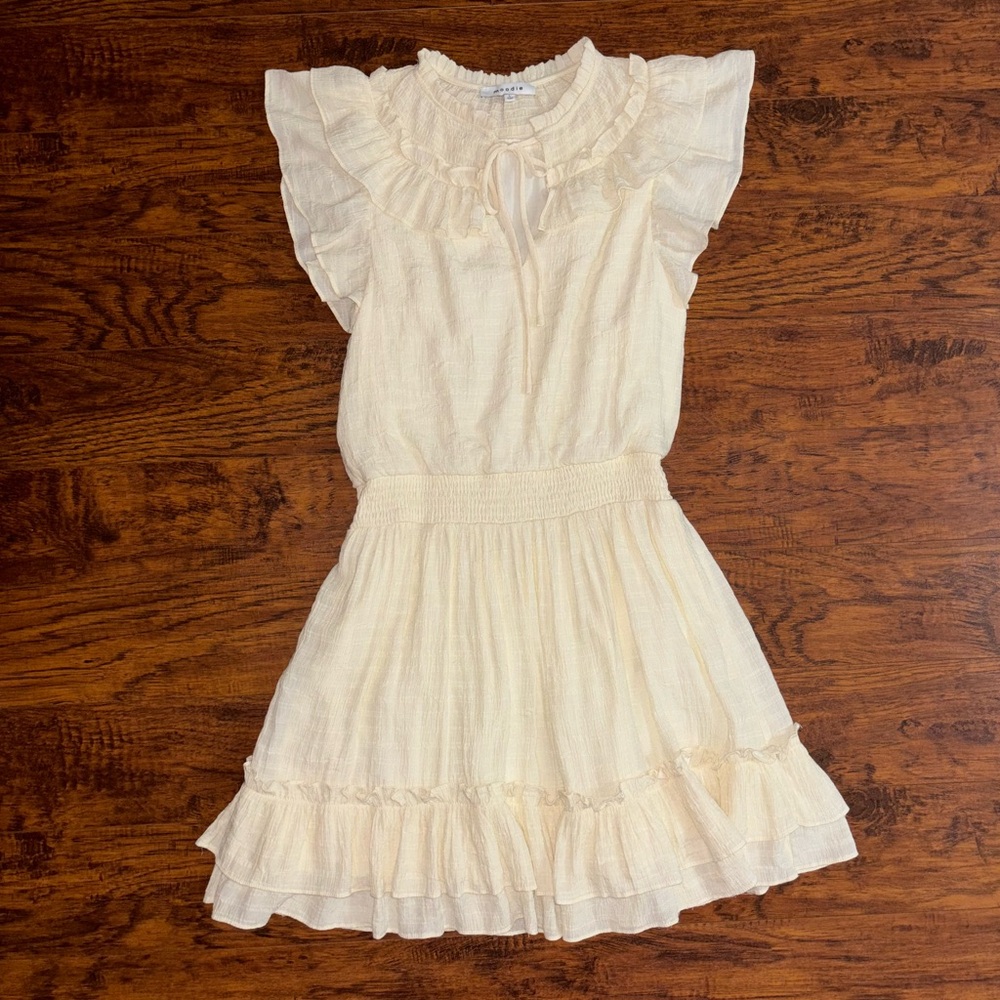 Moodie Cream Ruffle Dress Women’s Darryl Style Flutter Sleeve Smocked Waist Mini